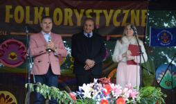 Na scenie Burmistrz Orzysza, Wicestarosta Piski, Pani Dyrektor Polany Kultury w Orzyszu.